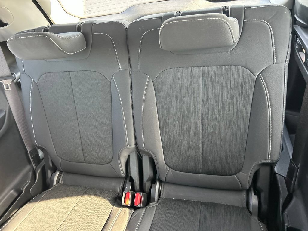 Used 2021 Jeep Grand Cherokee L Laredo w/ Luxury Tech Group I RWD image 27