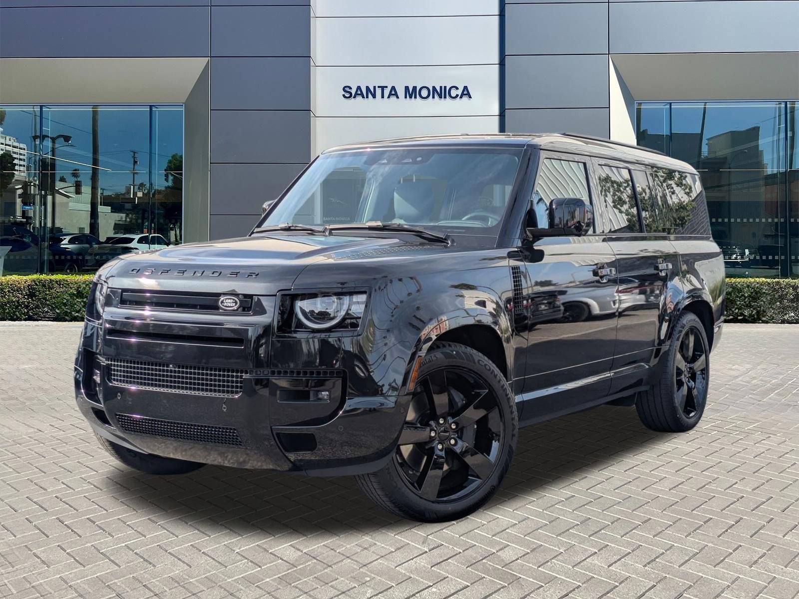 New 2026 Land Rover Defender 130 X-Dynamic SE image 1