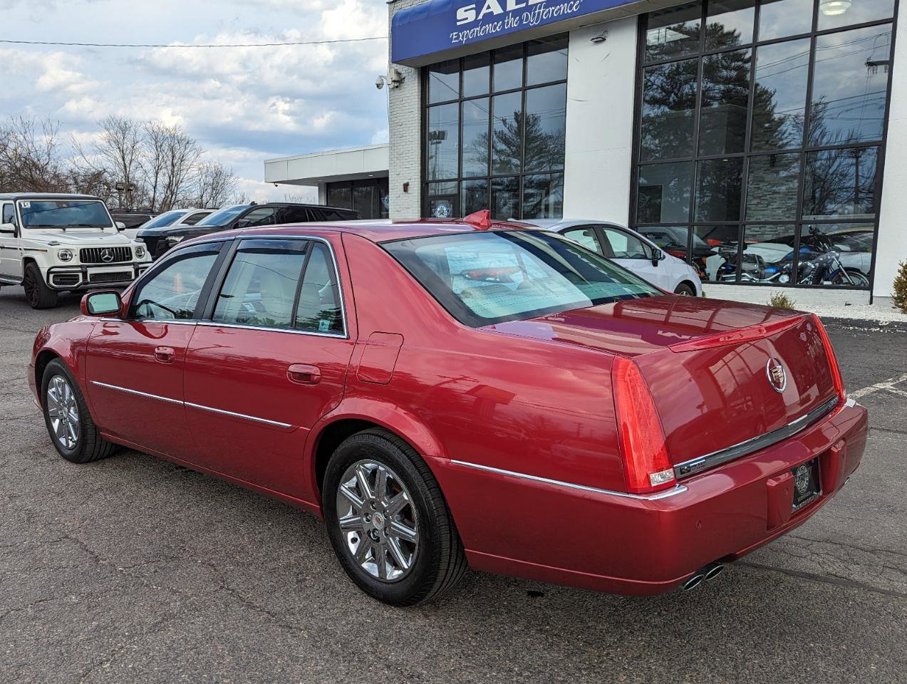Used 2011 Cadillac DTS Premium w/ Driver Awareness Package FWD image 10