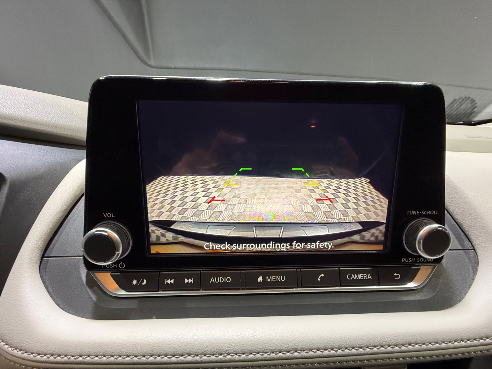 Used 2025 Nissan Rogue SV w/ SV Premium Package image 29