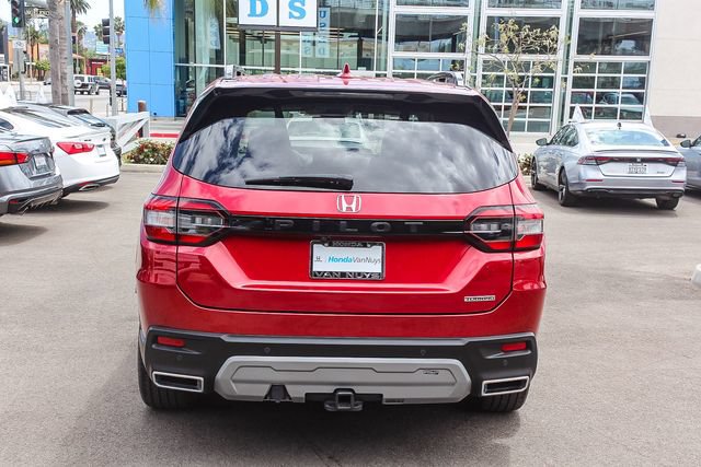 Used 2025 Honda Pilot Touring image 6