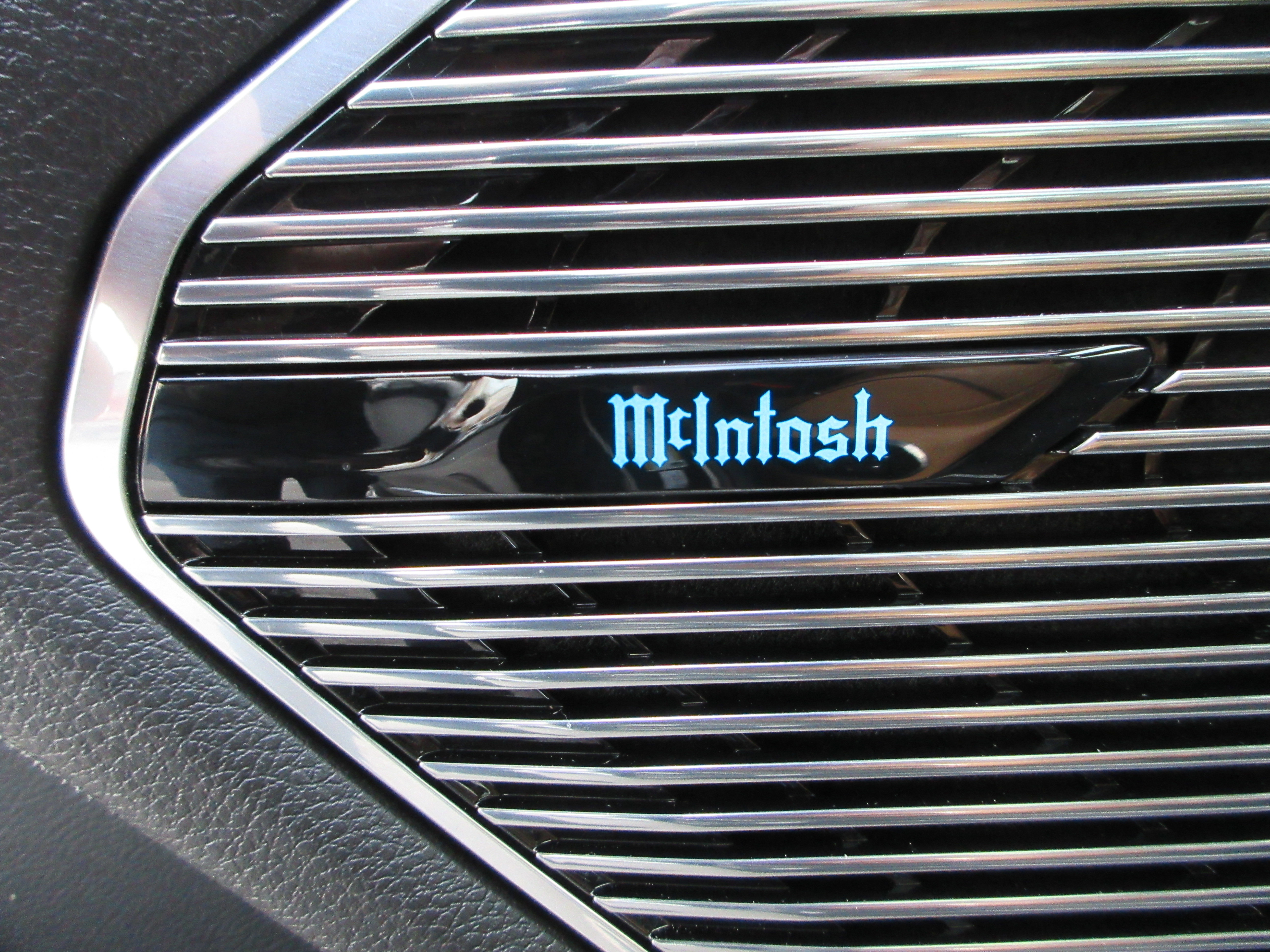 Used 2023 Jeep Grand Cherokee Summit w/ Luxury Tech Group V image 34