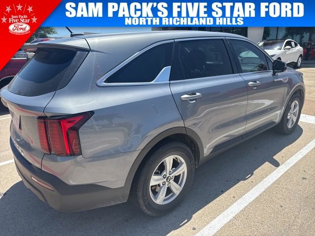 Used 2021 Kia Sorento LX FWD image 4