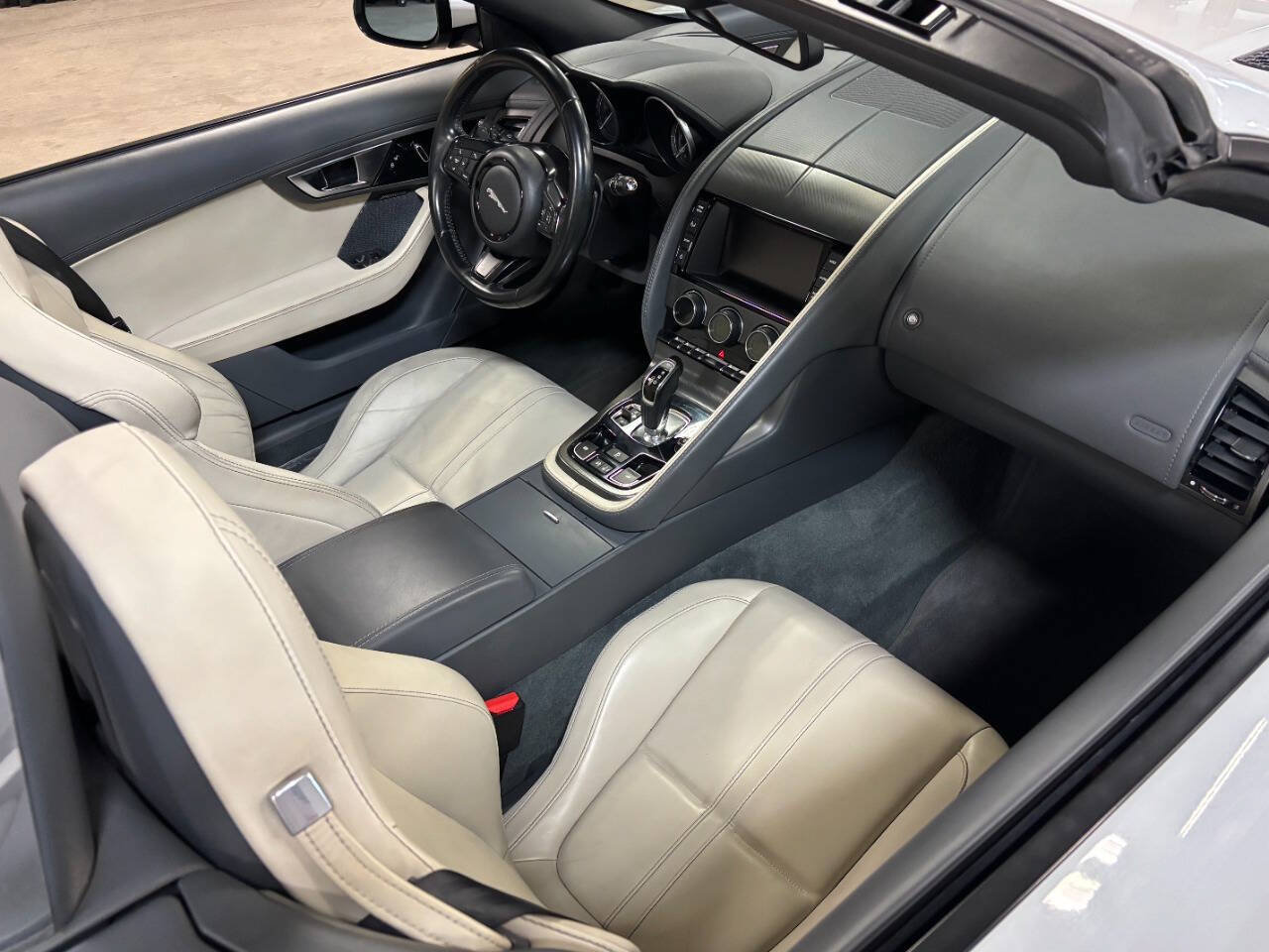 Used 2014 Jaguar F-TYPE Convertible RWD image 36