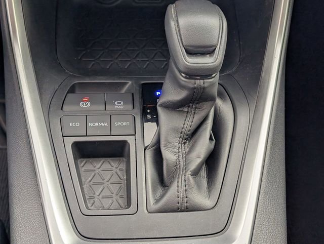 Used 2019 Toyota RAV4 LE image 21