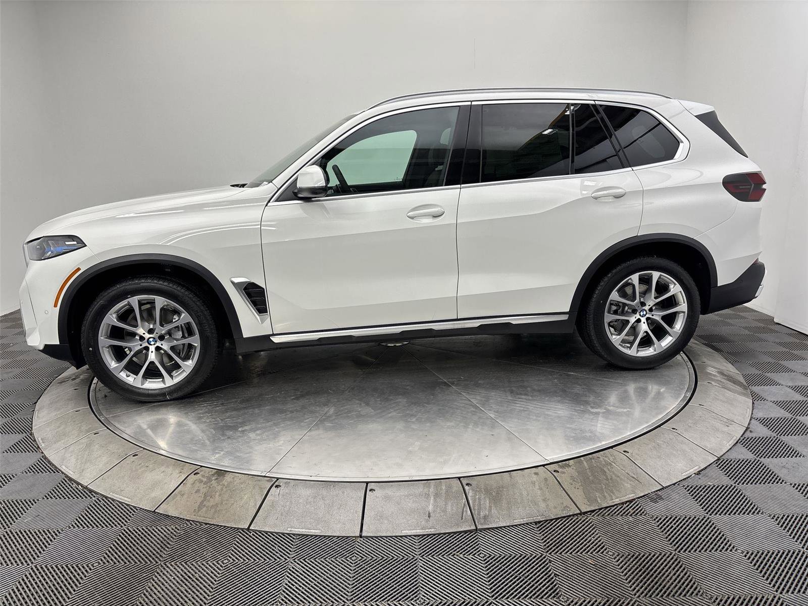 New 2026 BMW X5 xDrive40i image 16