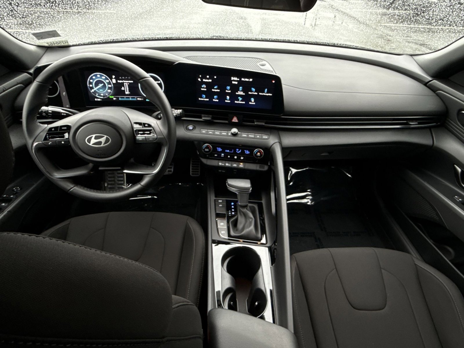 Used 2025 Hyundai Elantra SEL w/ Cargo Package image 22