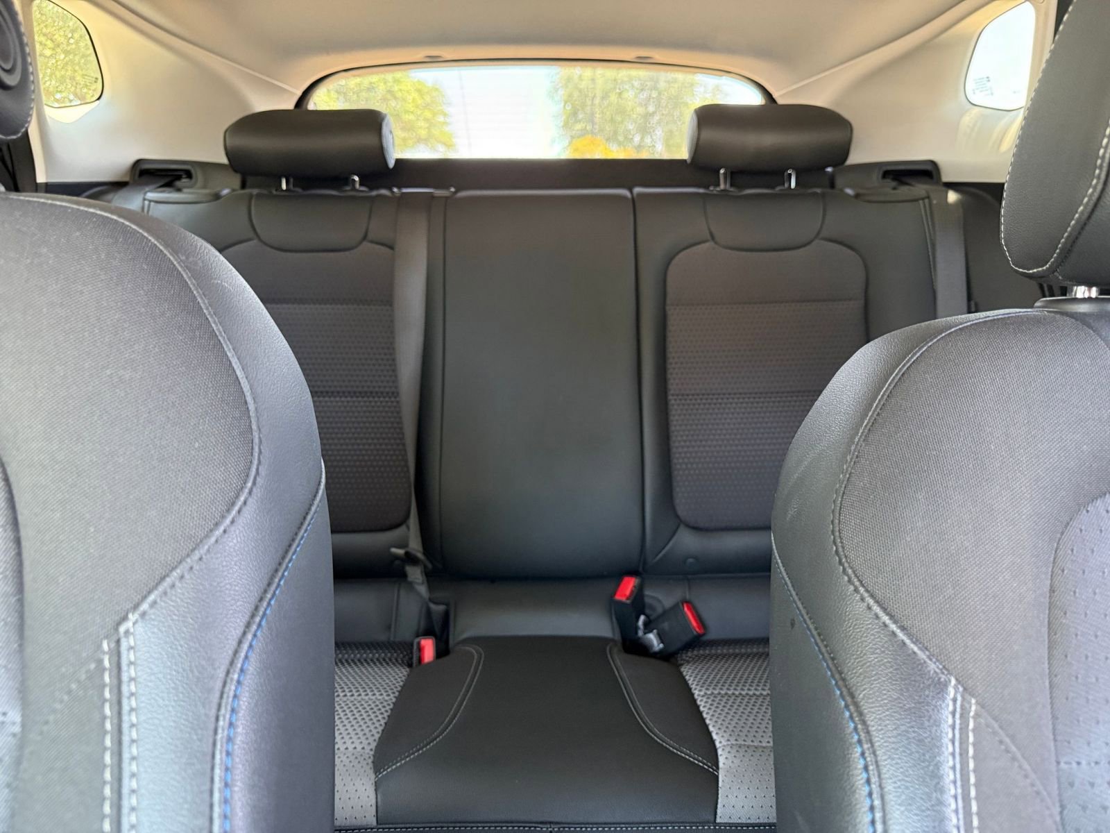 Used 2025 Chevrolet Trax LT FWD image 38