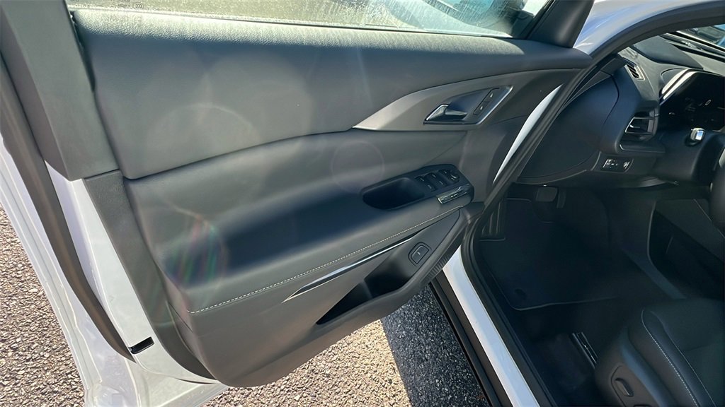 New 2026 Chevrolet Traverse LT w/ Driver Confidence Package image 11