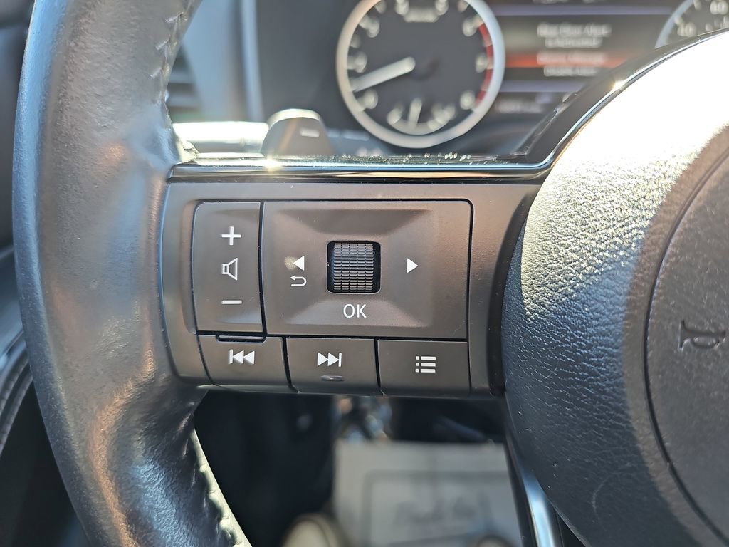 Used 2022 Nissan Rogue SV w/ SV Premium Package image 22