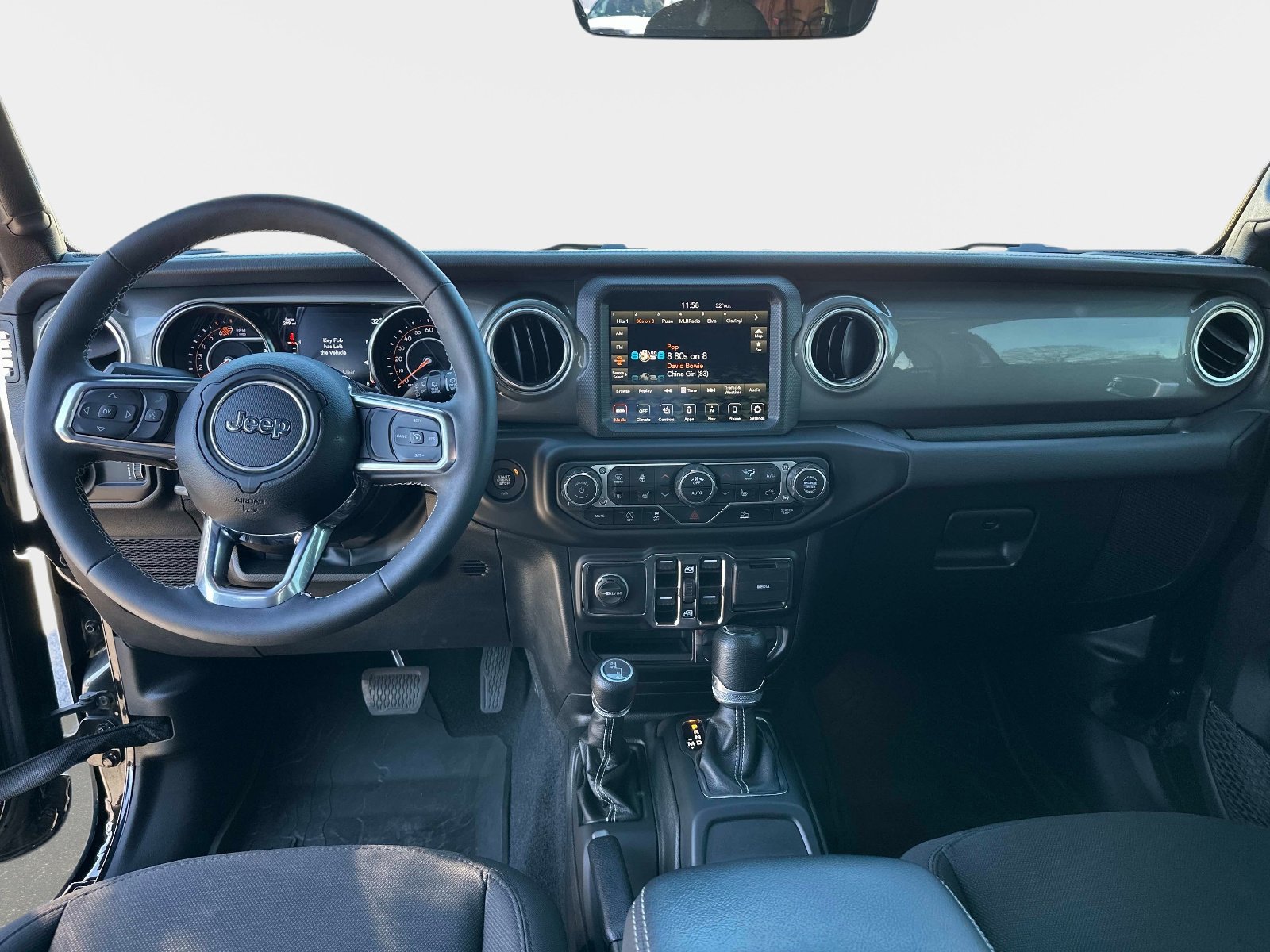 Used 2023 Jeep Wrangler Sahara w/ Cold Weather Group image 17