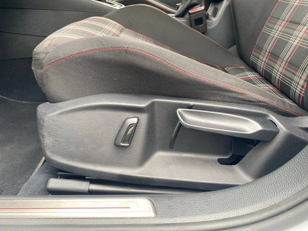 Used 2018 Volkswagen GTI S FWD image 17