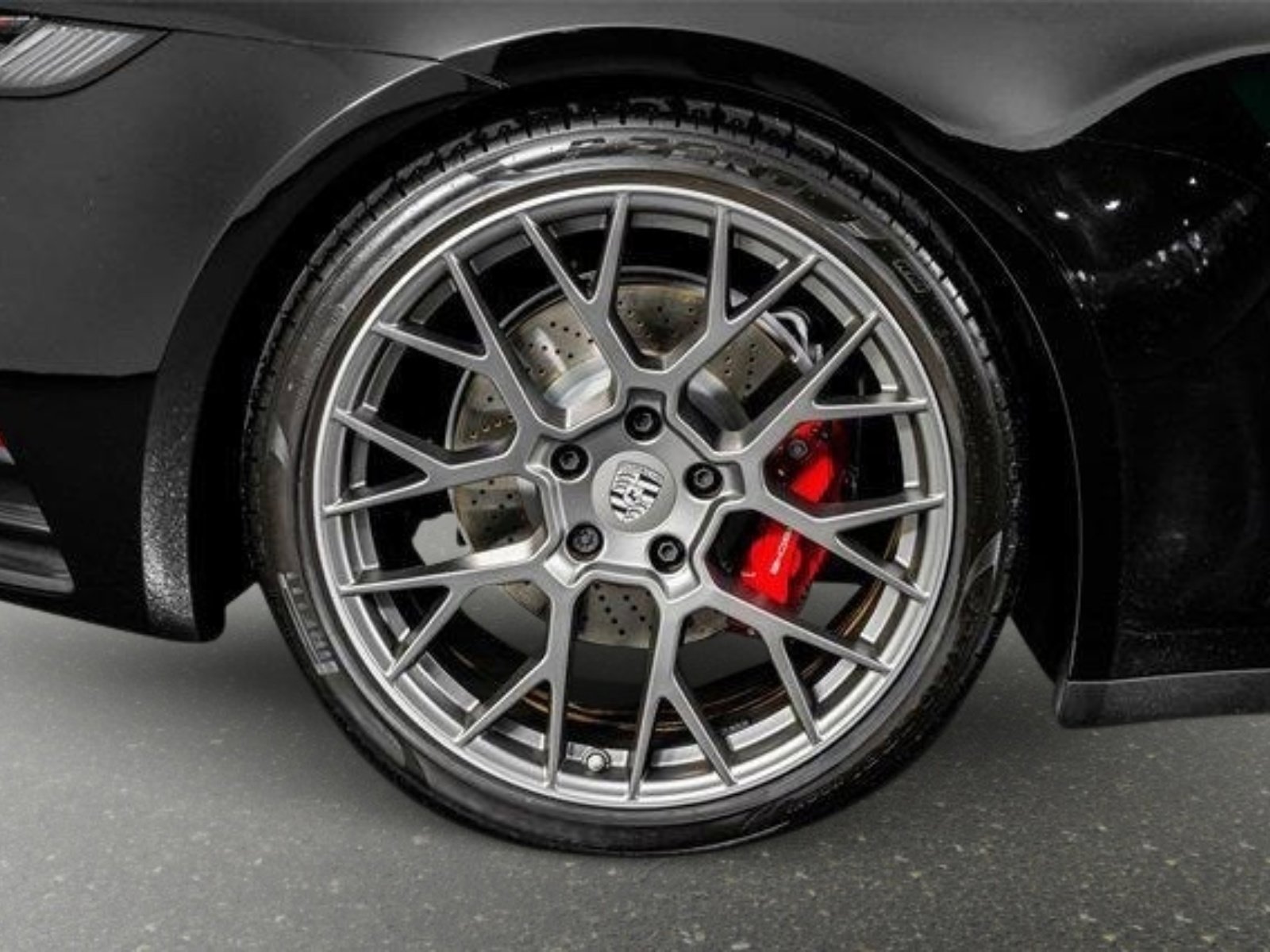 Used 2024 Porsche 911 Carrera 4 GTS AWD/4WD image 18