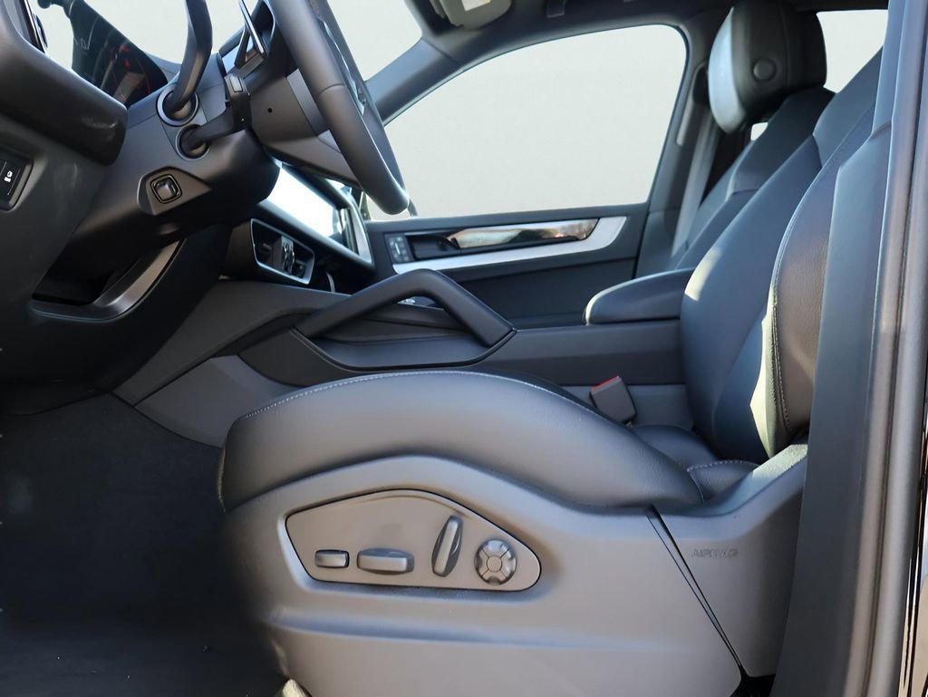 New 2026 Porsche Cayenne S AWD/4WD image 37