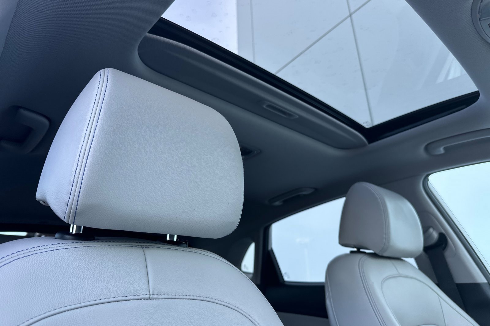 Used 2023 Hyundai Kona Limited w/ Cargo Package image 18