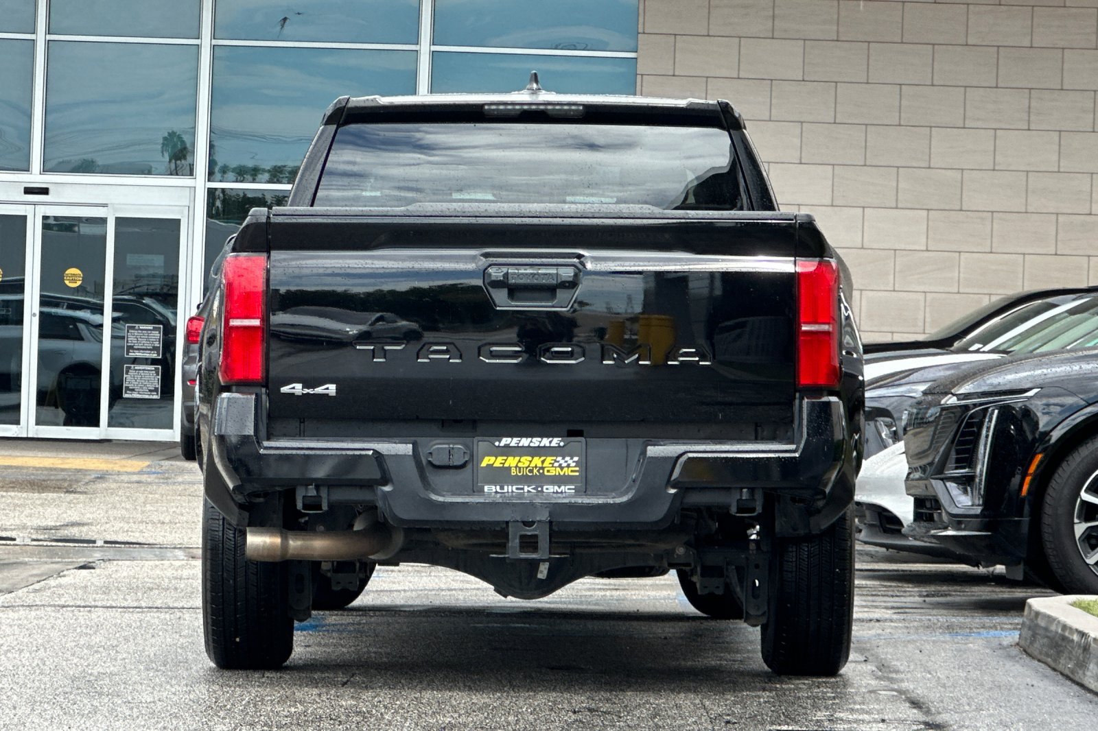 Used 2024 Toyota Tacoma SR5 AWD/4WD image 5