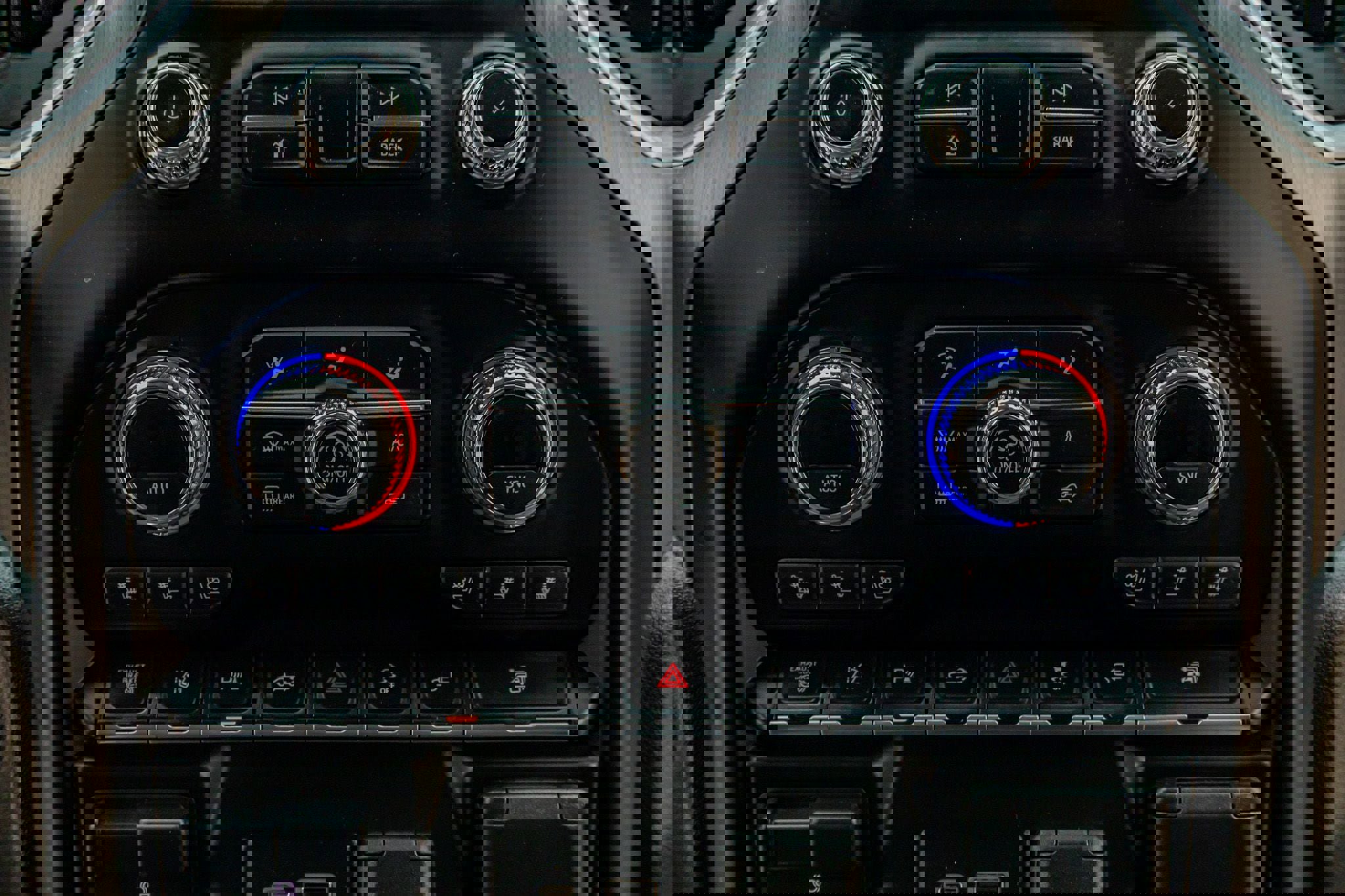 Used 2022 GMC Sierra 3500 Denali AWD/4WD image 27