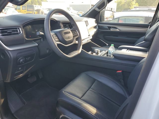 Used 2025 Jeep Wagoneer Series II w/ Premium Group I image 7