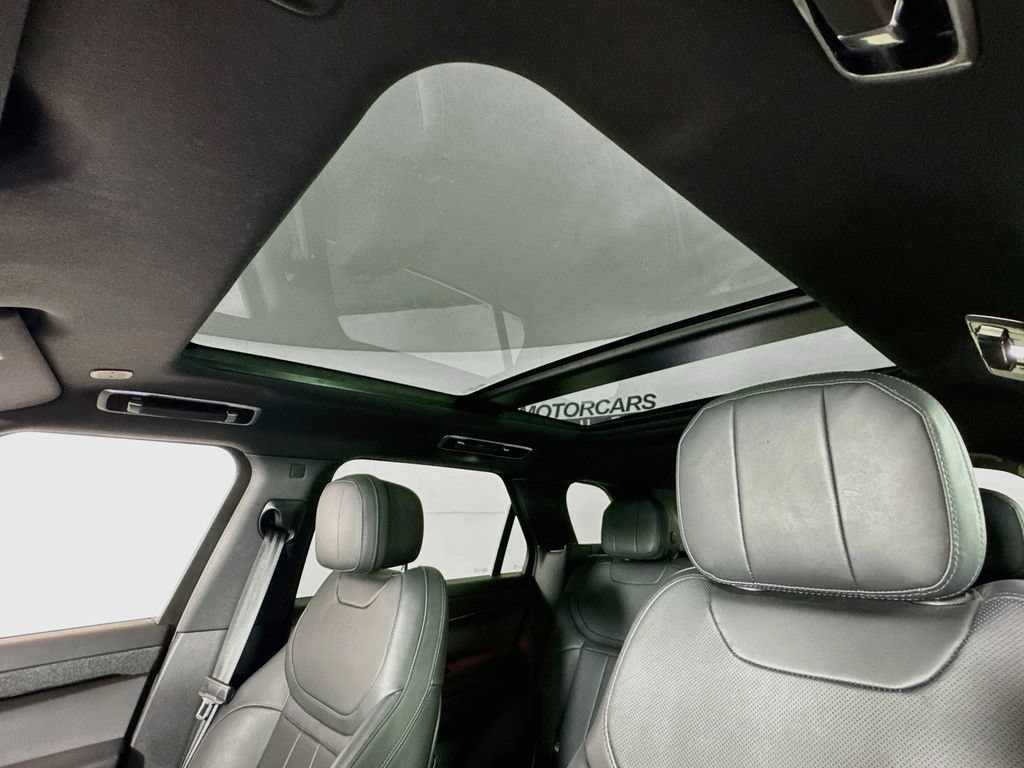 Used 2025 Land Rover Range Rover Sport SE AWD/4WD image 23