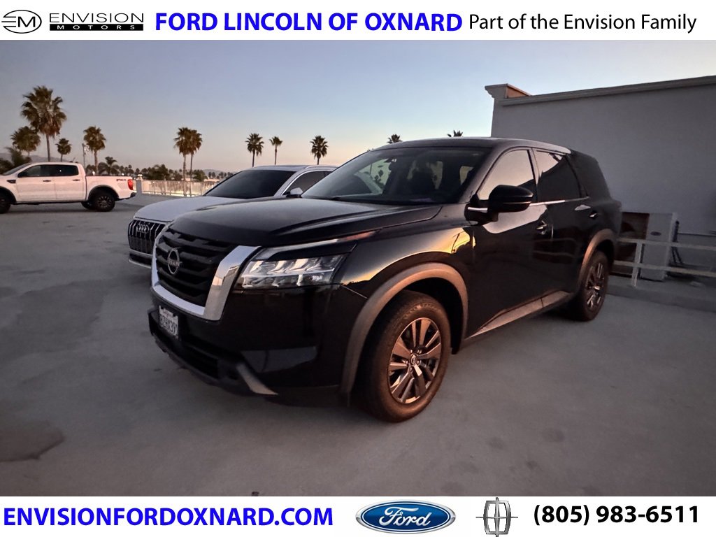 Used 2022 Nissan Pathfinder S image 1