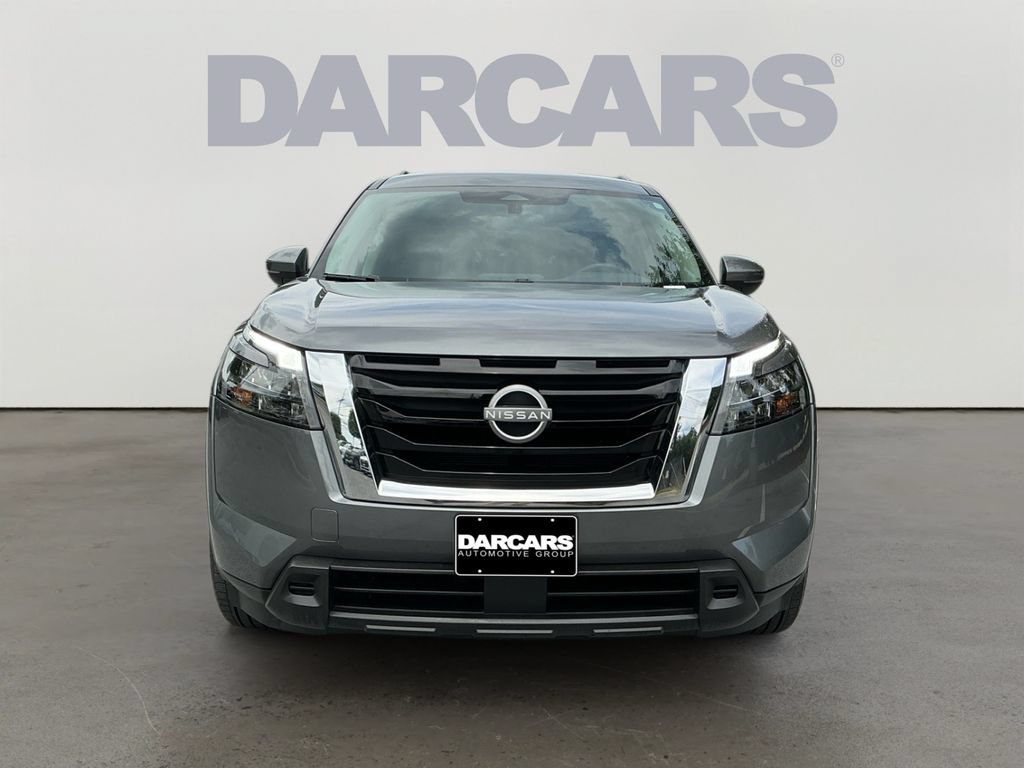 Used 2025 Nissan Pathfinder SV AWD/4WD image 2