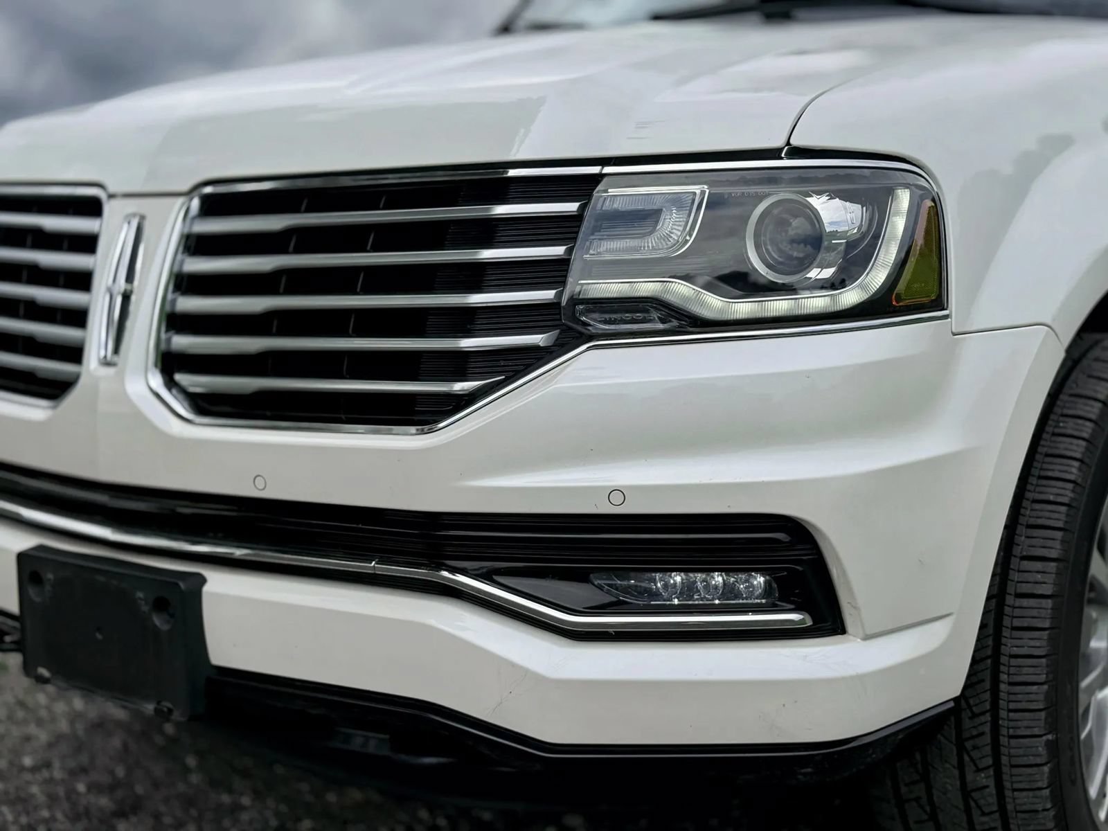 Used 2015 Lincoln Navigator L 4WD w/ Equipment Group 101A Reserve image 26