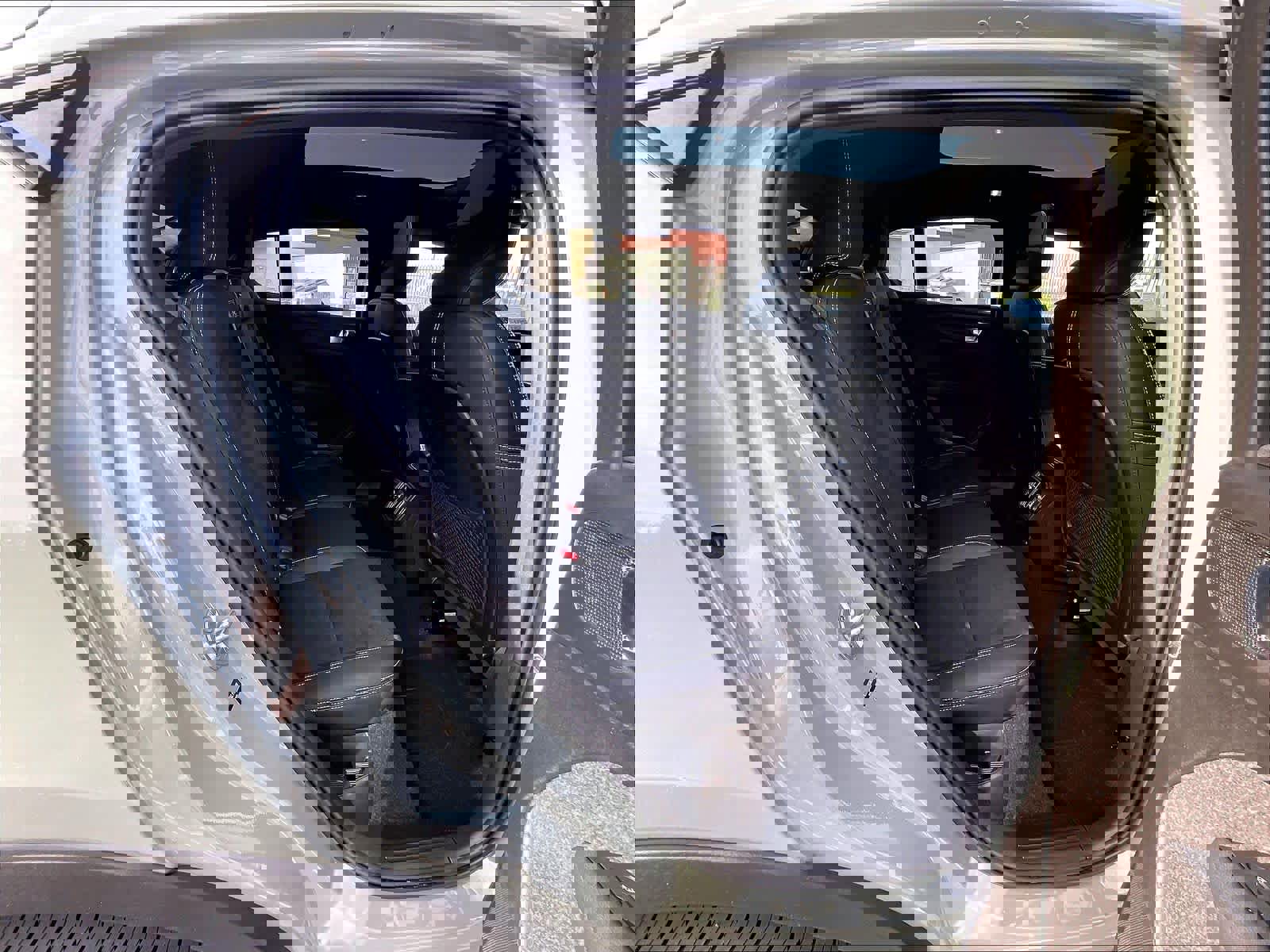 Used 2023 Volvo C40 P8 Recharge Plus image 29