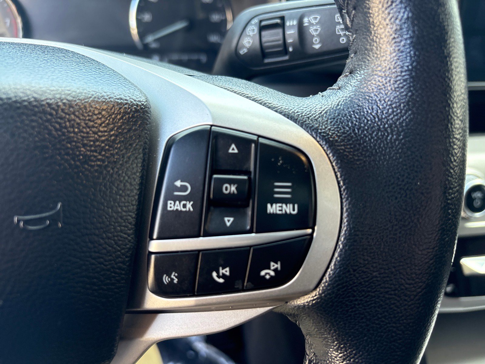 Used 2022 Ford Explorer XLT w/ Equipment Group 202A image 17