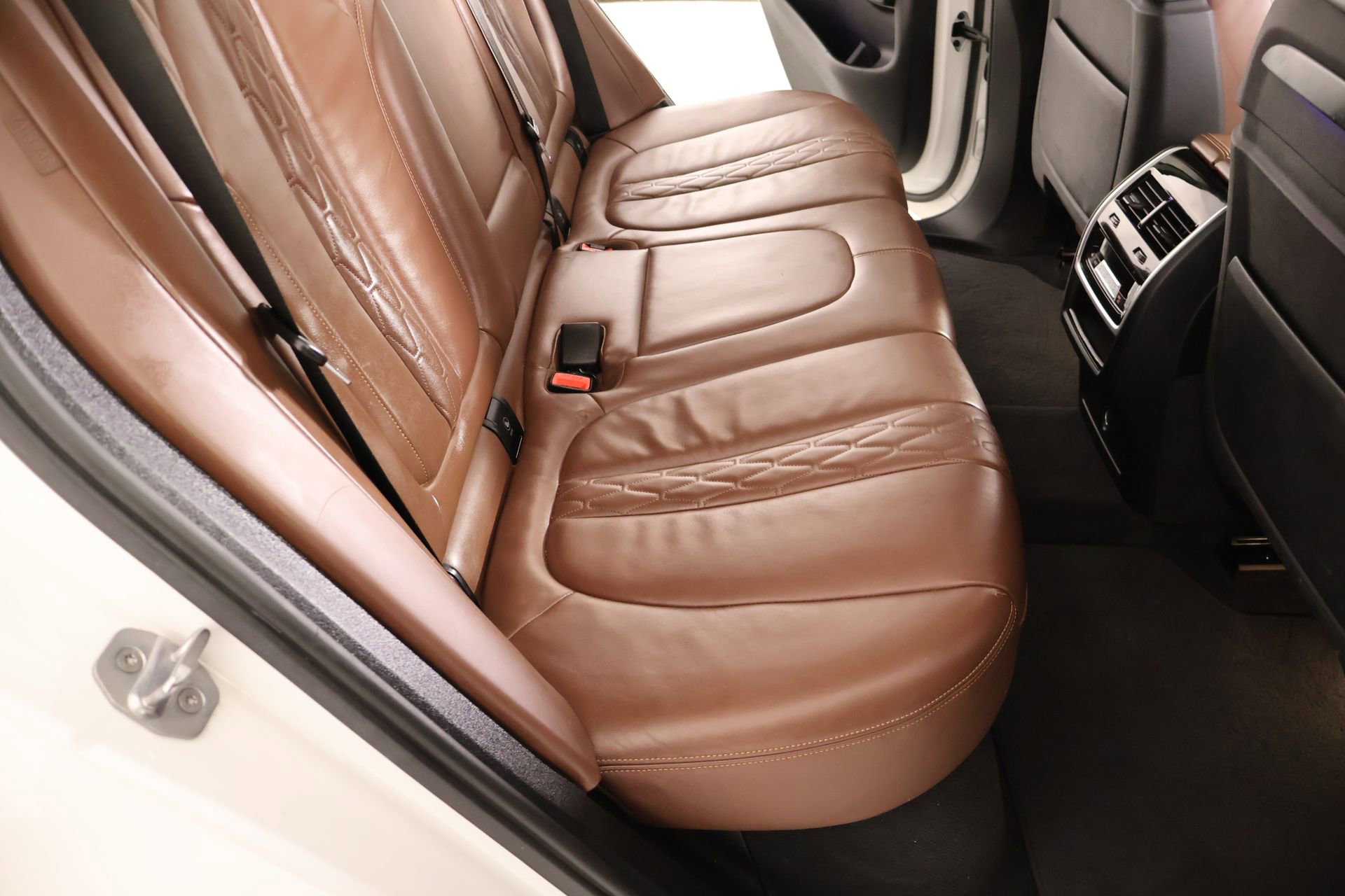 Used 2019 BMW X5 xDrive50i w/ M Sport Package image 15