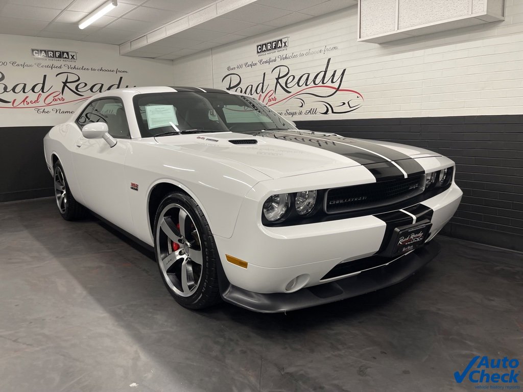 Used 2014 Dodge Challenger SRT8 image 3