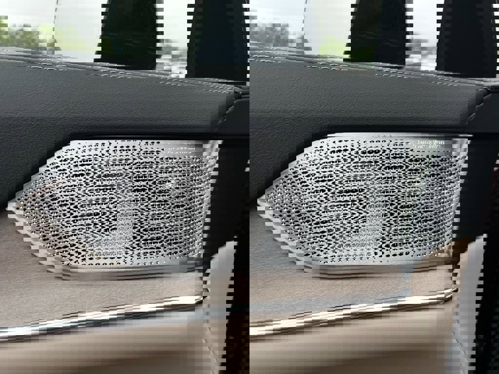 New 2025 Volvo EX90 Ultra image 16