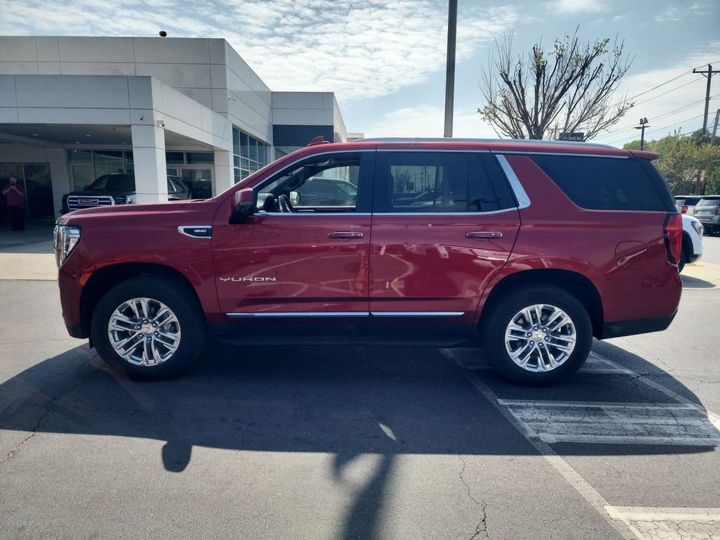 Used 2024 GMC Yukon SLT w/ SLT Premium Package image 5