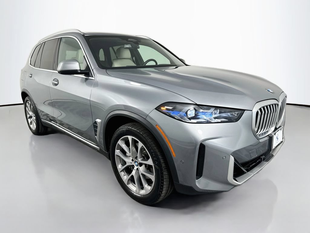 Certified 2024 BMW X5 xDrive40i w/ Premium Package AWD/4WD image 3