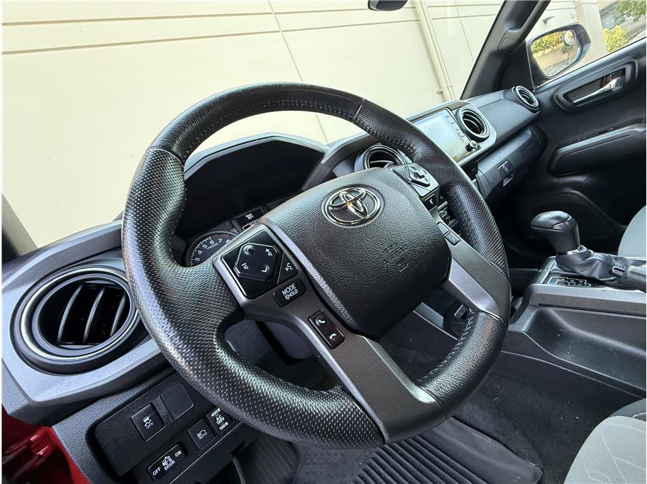 Used 2021 Toyota Tacoma TRD Off-Road AWD/4WD image 8