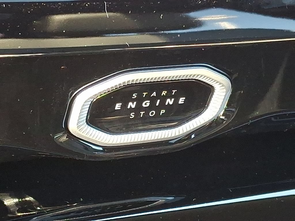 New 2026 Jeep Grand Cherokee Altitude AWD/4WD image 17