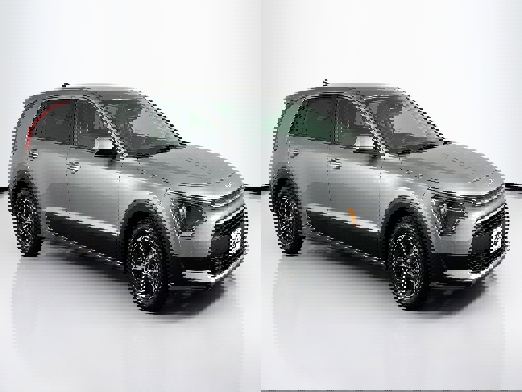 Used 2023 Kia Niro LX image 2