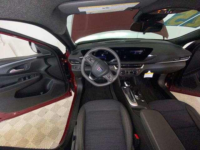 Used 2025 Buick Envista Preferred FWD image 34