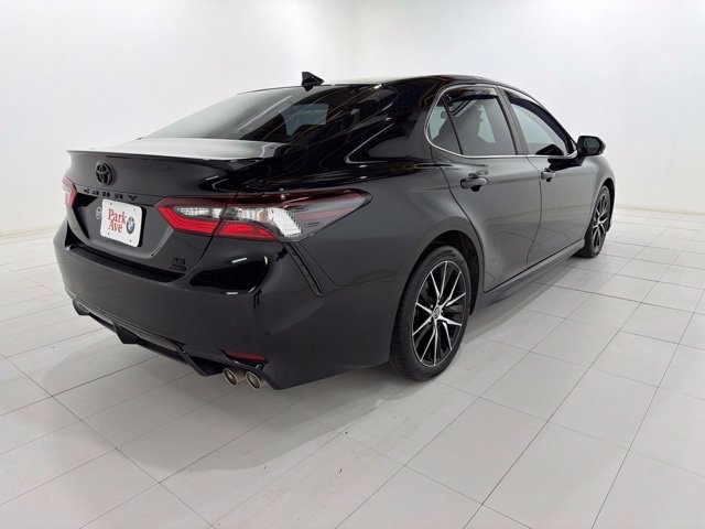 Used 2022 Toyota Camry SE w/ Cold Weather Package AWD/4WD image 5