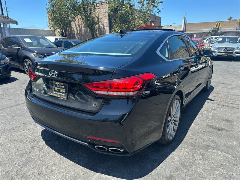 Used 2015 Hyundai Genesis 5.0 RWD image 5