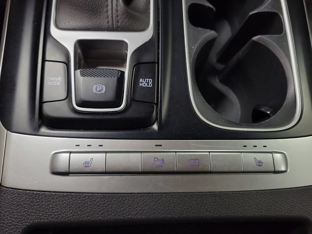 Used 2023 Kia Carnival LX FWD image 20