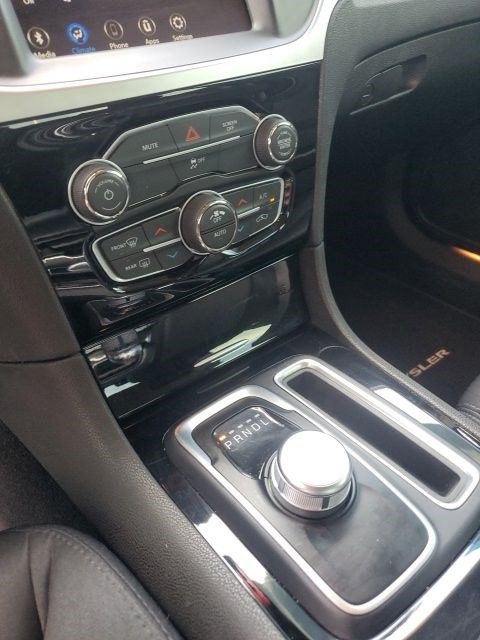 Used 2023 Chrysler 300 Touring w/ Sport Appearance Package RWD image 10