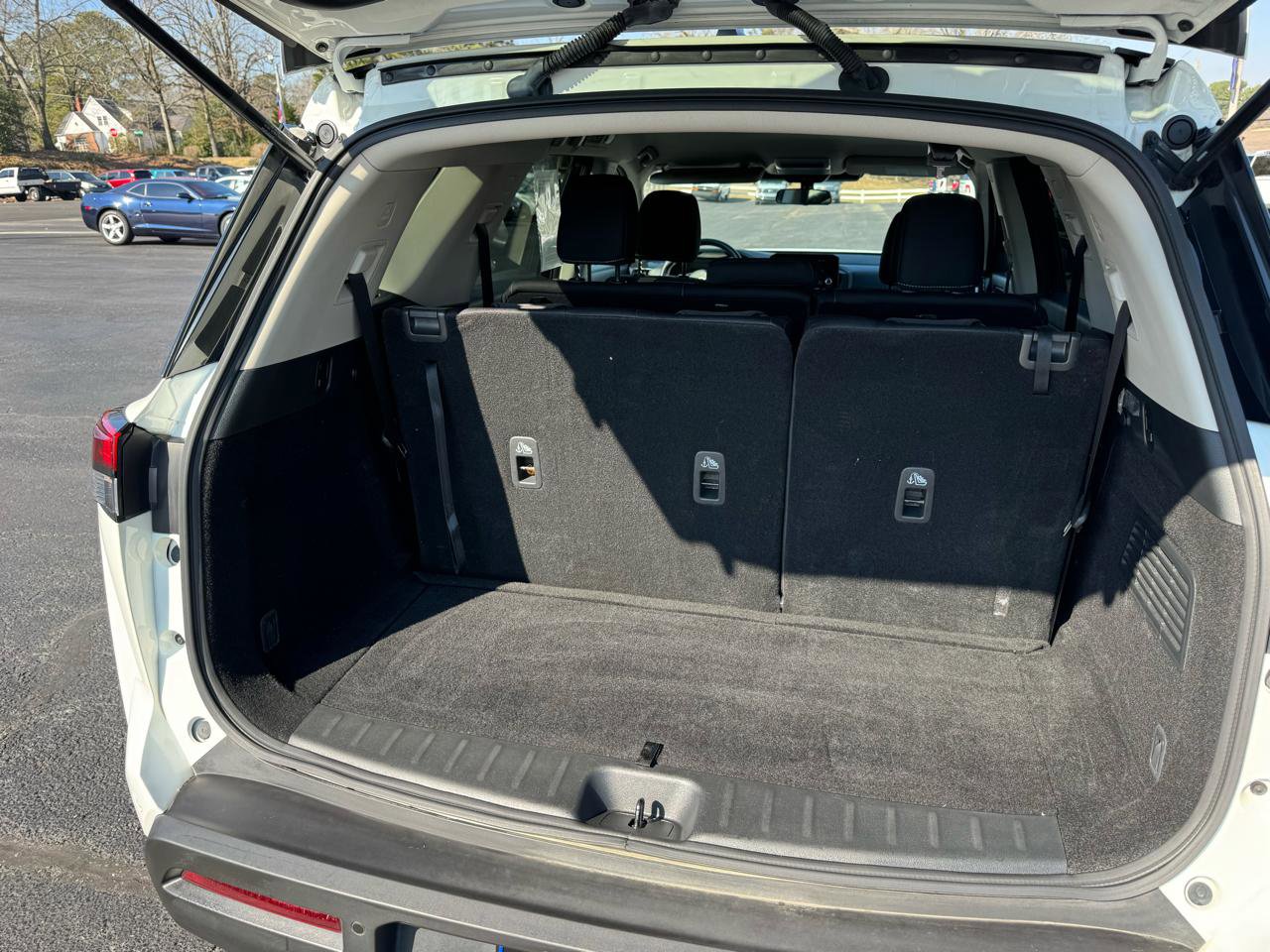 Used 2023 Nissan Pathfinder S AWD/4WD image 16