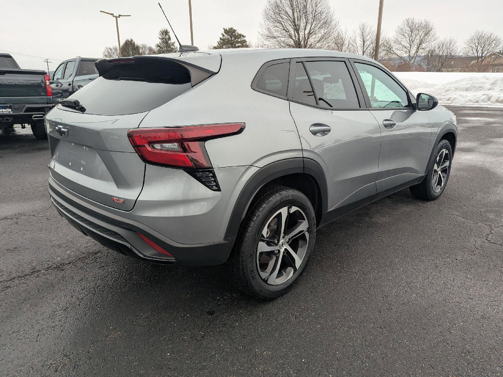 Certified 2024 Chevrolet Trax RS w/ Driver Confidence Package image 7