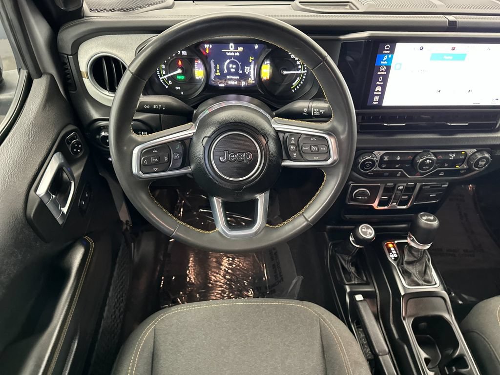 Used 2024 Jeep Wrangler Unlimited Sahara AWD/4WD image 13