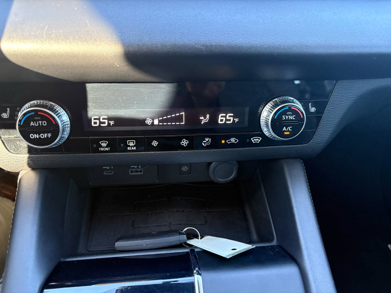 Used 2022 Mitsubishi Outlander SE image 26