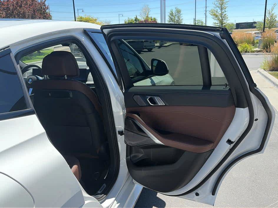 New 2027 BMW X6 xDrive40i AWD/4WD image 25