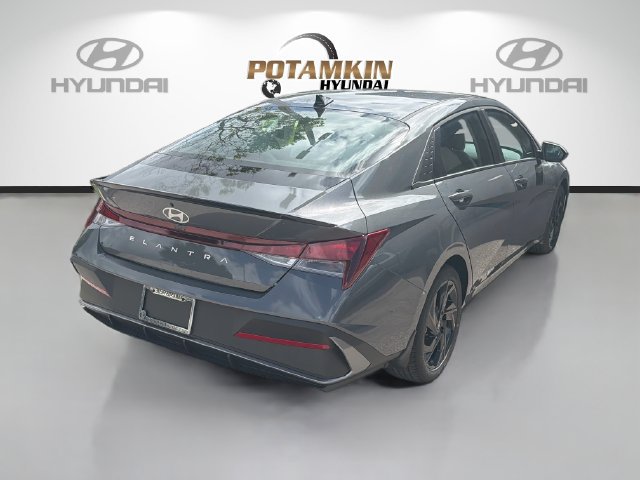 New 2026 Hyundai Elantra SEL Sport FWD image 5