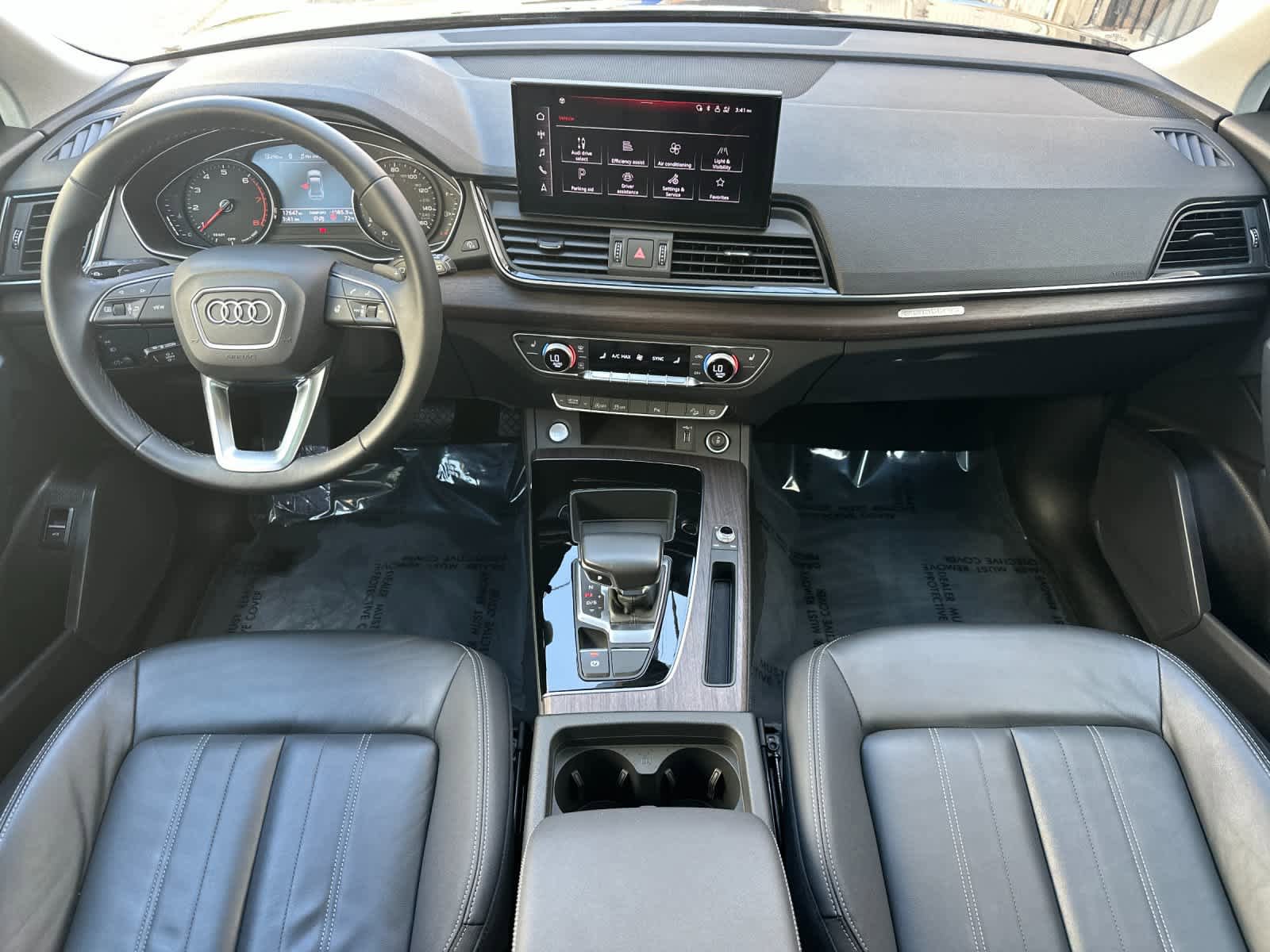 Used 2023 Audi Q5 2.0T Premium w/ Convenience Package AWD/4WD image 3