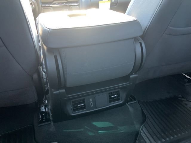 Used 2025 Chevrolet Silverado 1500 Custom image 19
