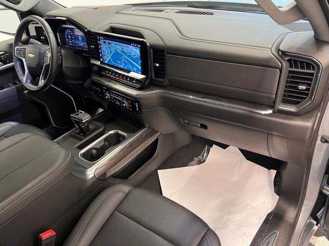 Used 2025 Chevrolet Silverado 1500 LTZ w/ Technology Package AWD/4WD image 12